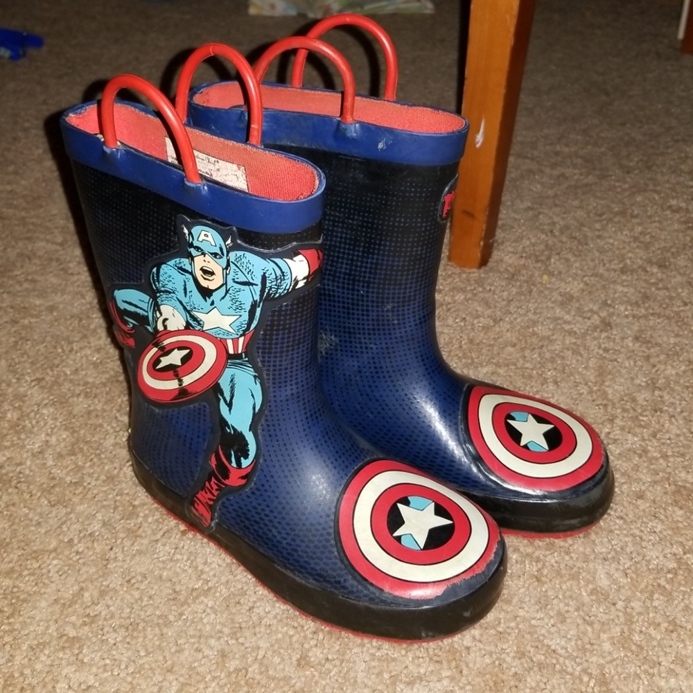 Cap rain boots